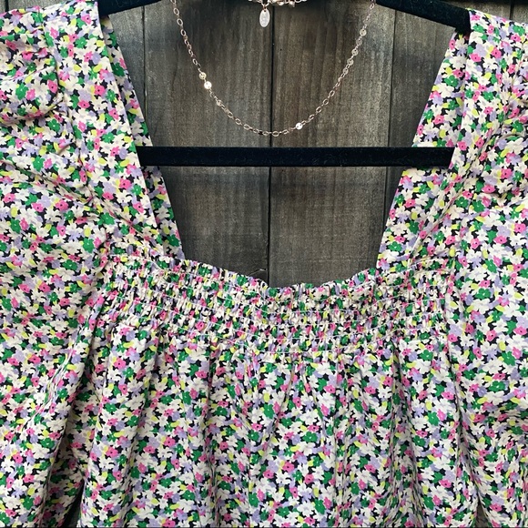 H&M floral blouse - Picture 3 of 7